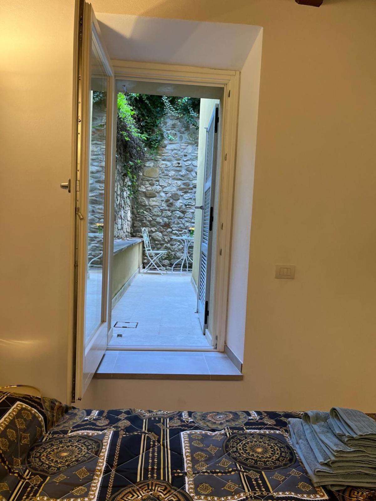 Ferienwohnung Charme In Centro With Private Parking Ascoli Piceno Exterior foto