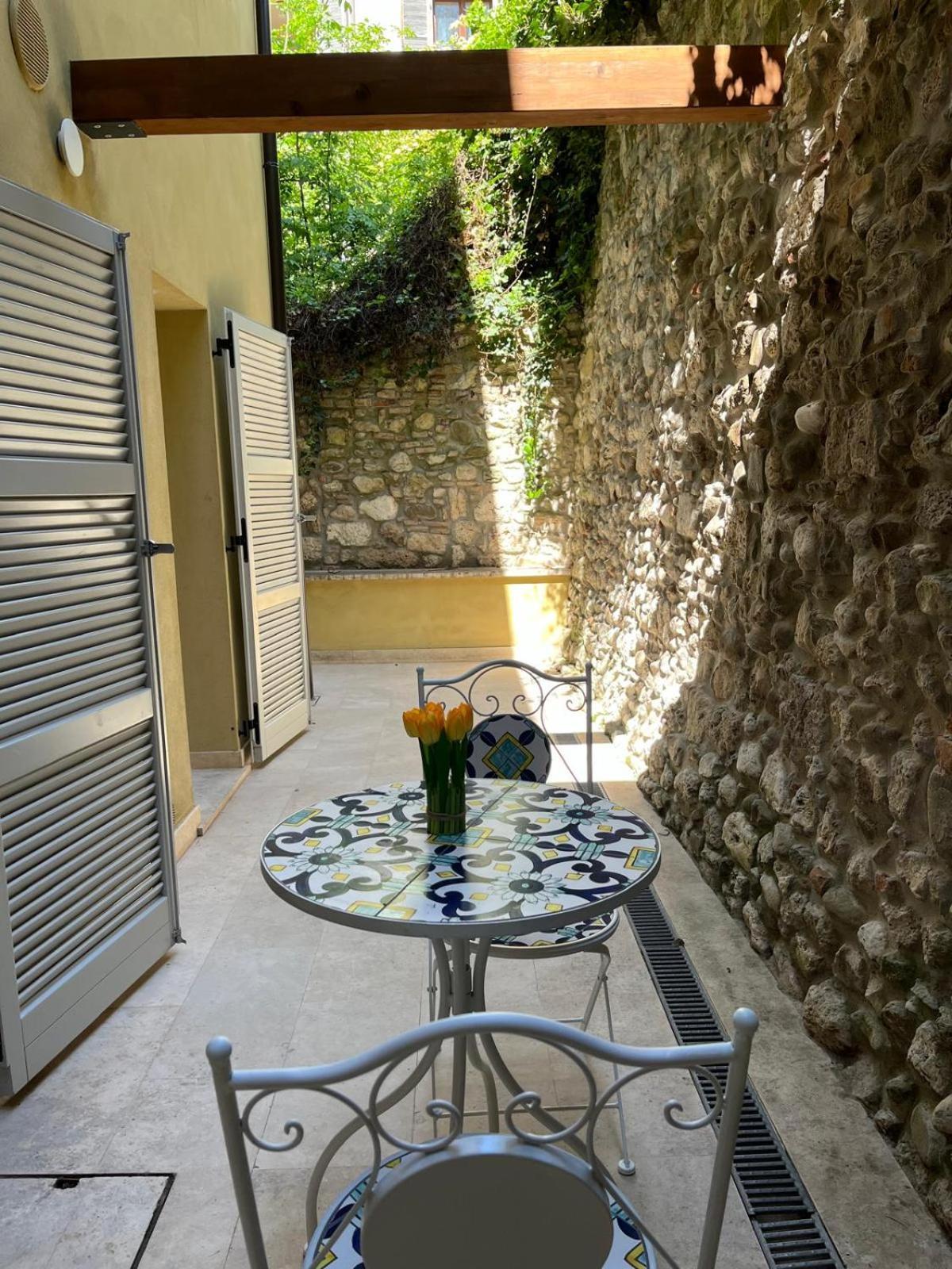 Ferienwohnung Charme In Centro With Private Parking Ascoli Piceno Exterior foto