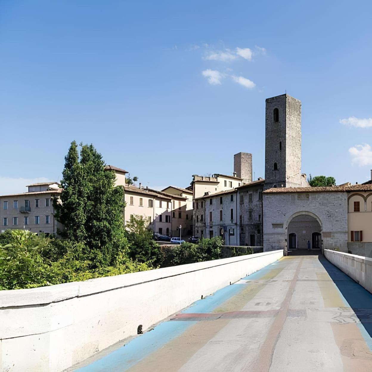 Ferienwohnung Charme In Centro With Private Parking Ascoli Piceno Exterior foto